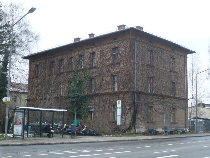 oberbahnamt_ostfassade.jpg